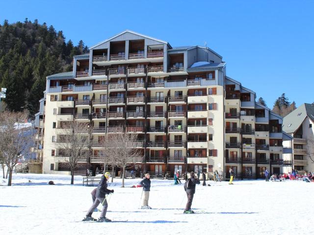 Studio-cabine confortable à Le Lioran, proche pistes et commerces - FR-1-787-92