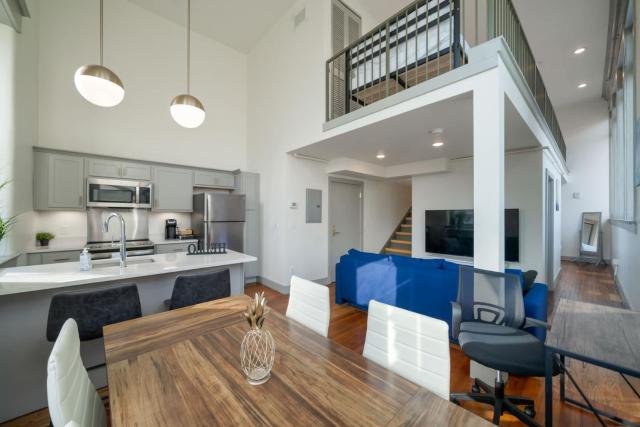 Cozy 2-BR Loft in the Heart of Louisville #210