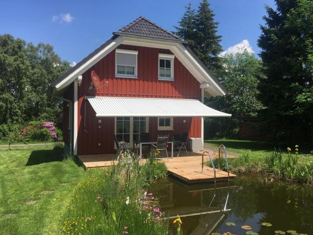 Schwedenhaus Rhön mit Sauna und Schwimmteich