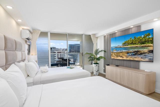 Newly Renovated with Ocean View Near Waikiki Beach