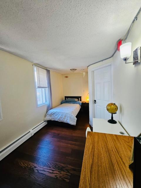 Cozy room on East Side near Whole Foods, Brown University with shared bathroom and kitchen ccd