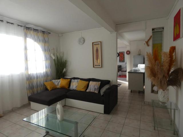 Appartement moderne a Fort de France 70 m² Jardin prive