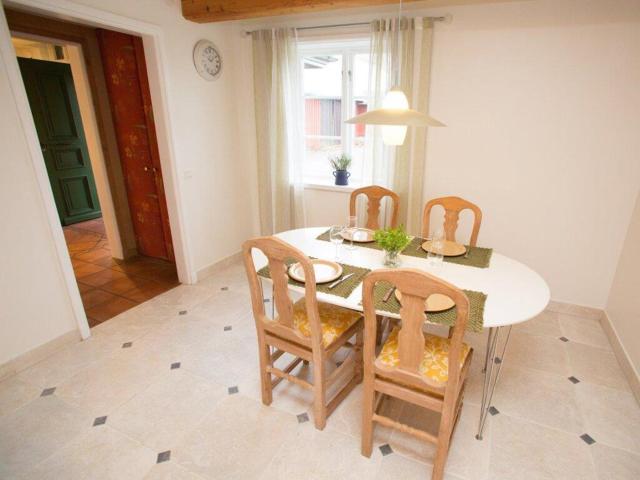 Nice Home In Vessigebro With 2 Bedrooms And Wifi