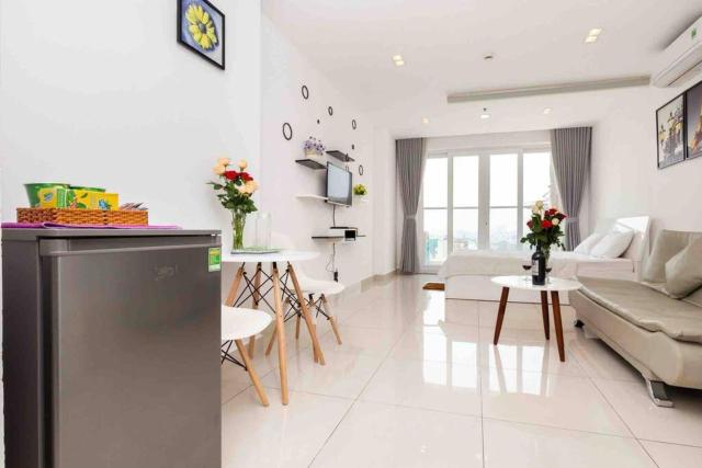 Skyhomes Near Tan Son Nhat Airport-Cherry Le