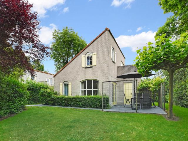 Holiday home with sauna, near the Grevelingenmeer