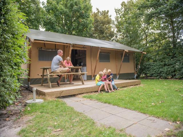 Nice safari tent with kitchen, 12 km from Eindhoven