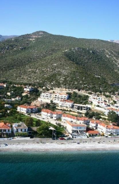 Maisonettewohnung mit Panoramablick auf die Bucht von Tiros