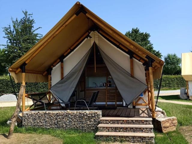 Safari tent with bathroom, 9 km from Maastricht