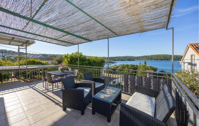 Pet Friendly Apartment In Necujam With Lake View