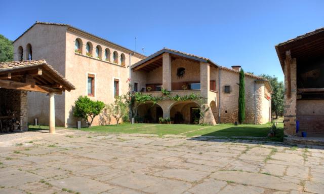 Luxuriously restored farmhouse near Girona in the heart of Catalunya