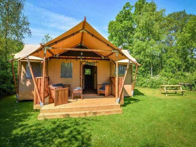 Nice tent lodge with bathroom, near a lake