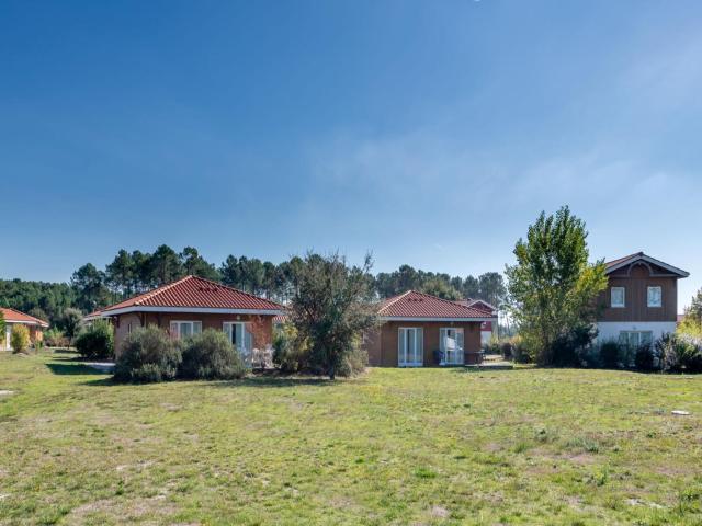 Nice holiday home near lake in Les Landes