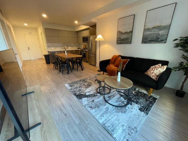 Stylish Downtown LA Getaway - Prime Location on Wilshire Blvd! 2 Bedroom 1 Bath