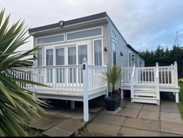 Stunning mini Lodge southview Skegness