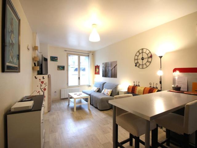 Studio 26m² au centre de La Bourboule avec WIFI, proche des Thermes - FR-1-415-157