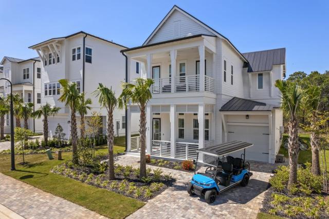 Bluewater Bliss by AvantStay Golf Cart Included Outdoor Living