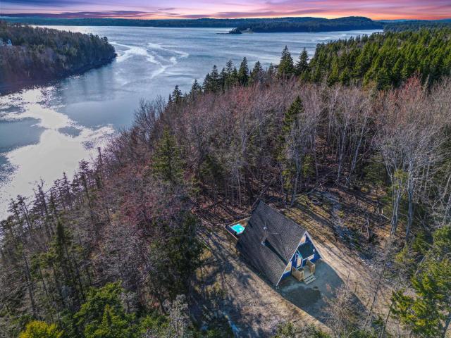 A-Frame with Hot Tub Firepit Oceanfront Pets