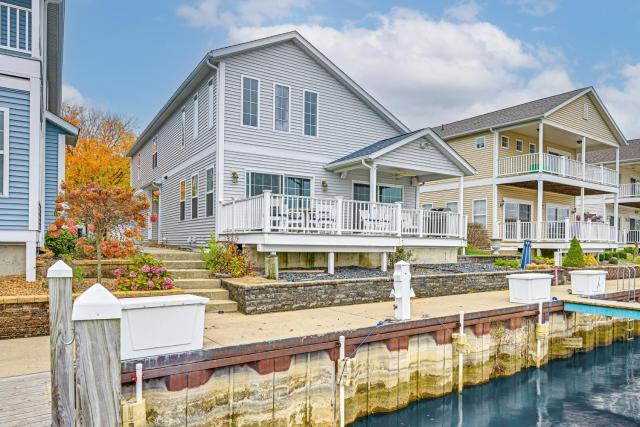 St Joseph River, Lake Michigan Access Luxury Home