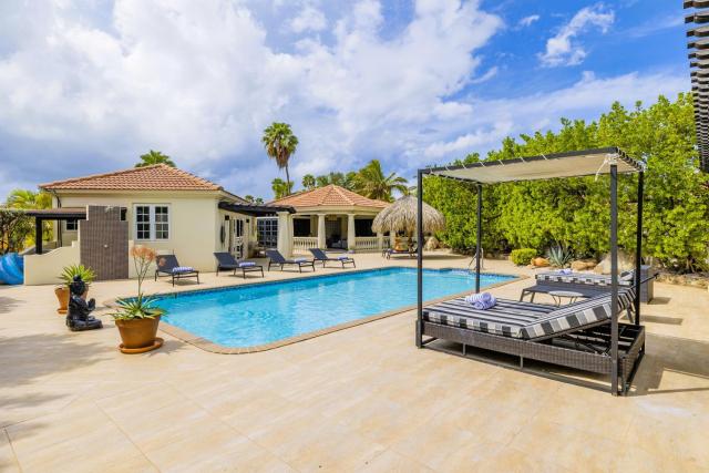 Golf & Beach 5BR w Pool in Tierra del Sol by Bocobay