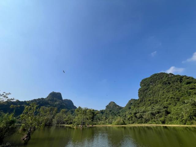 Ninh Binh Trường Nhàn view núi đồng