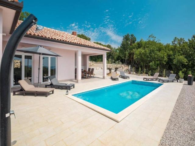 Three Bedroom Villa, Pool, Private Garden