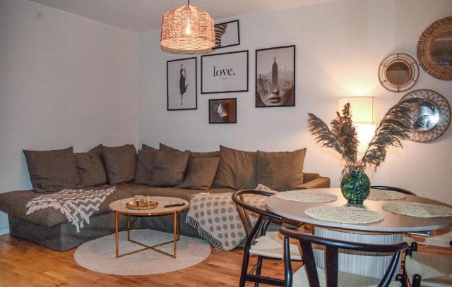 1 Bedroom Lovely Apartment In Helsingborg