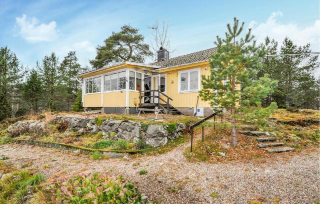 Stunning Home In Vretstorp With House Sea View