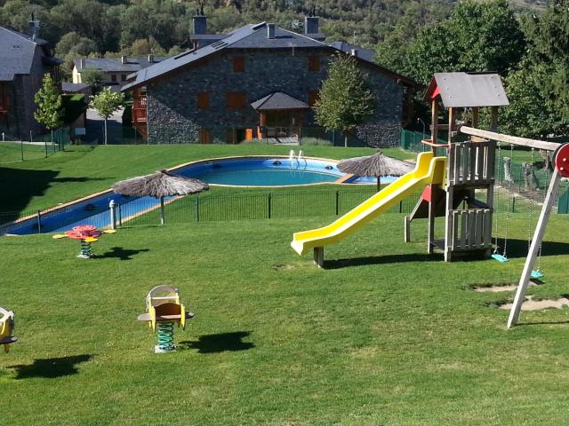 Apartamento con piscina en Osseja