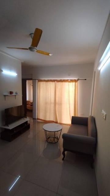 Complete flat with bed room, living and kitchen