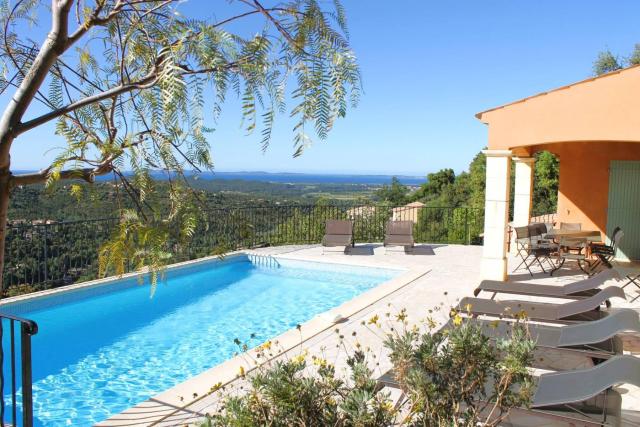 Villa Camelia pour 8 personnes avec piscine et vue mer au domaine de Valcros à La Londe les Maures