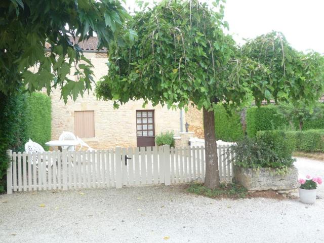 Maison conviviale à Proissans avec jardin et jeux de plein air - FR-1-616-440