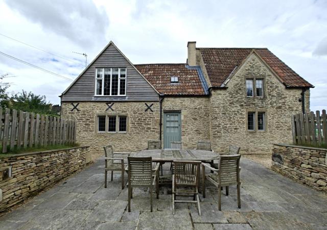 Field Cottage - Wiltshire