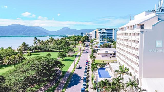 Cairns Harbourside Hotel