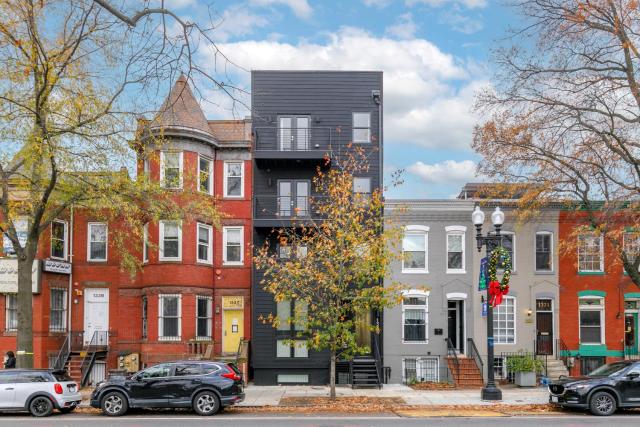 Luxury Capitol Hill Apartments