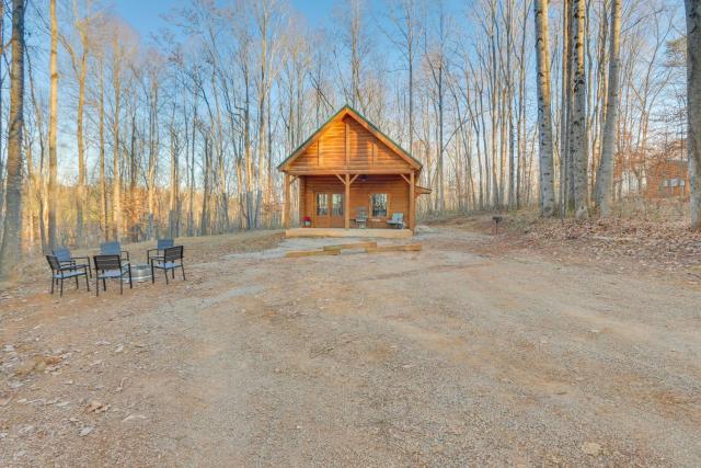 Dock Access Secluded and Peaceful Pittsville Cabin