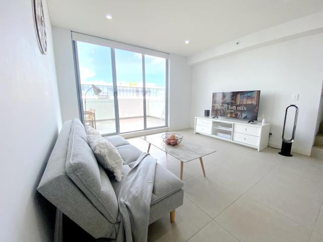 Luxury 3B3B Penthouse in Mascot Close to Airport & CBD