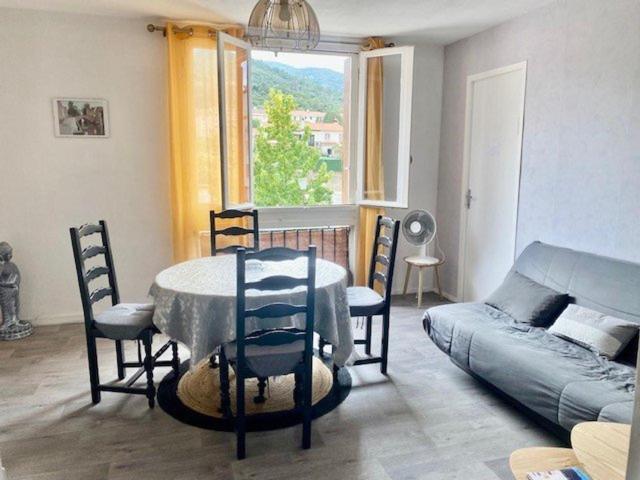 Appartement F3 avec Wi-Fi, clim portable & parking à Amélie-les-Bains - FR-1-703-200