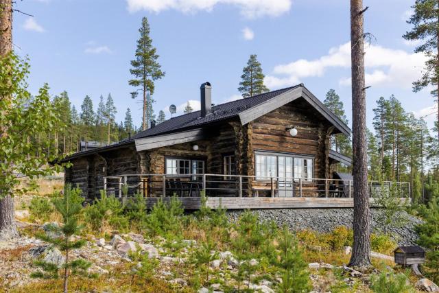 Idyllic Log House Retreat