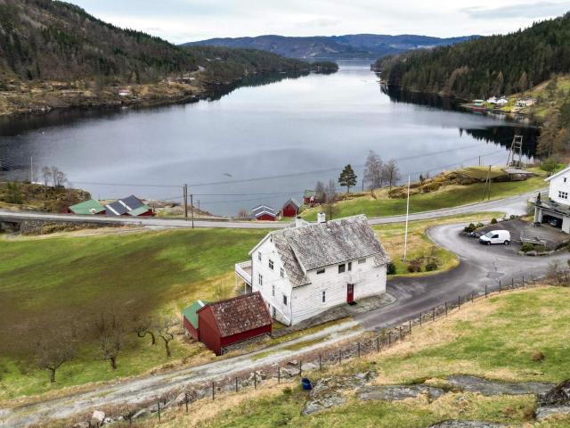 Holiday home Masfjordnes III