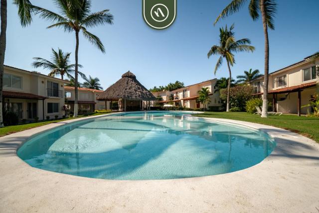 Amazing 3 BR Villa in Golf Course - Pool - Palapa