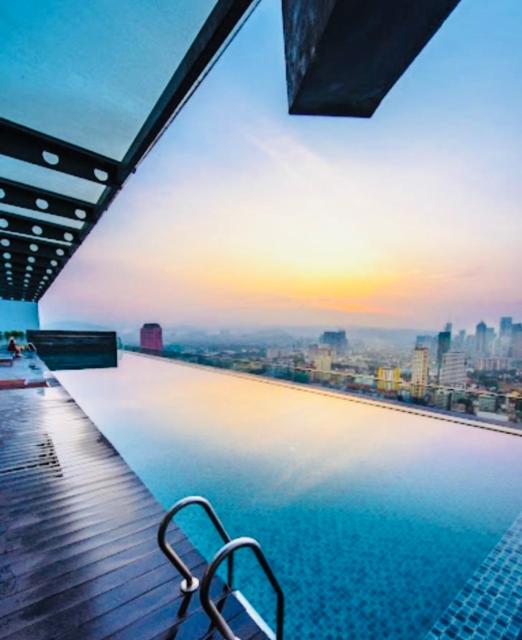 Regalia Skypool KLCC Dorms By Tasrifa