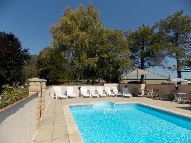 Gîte spacieux avec piscine chauffée, jardin, WIFI et animaux admis - FR-1-653-273