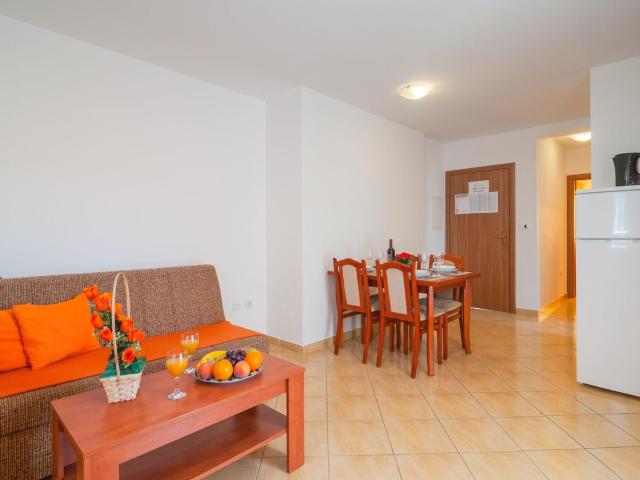 Apartments Island Beat - Two Bedroom Apartment with Balcony A9 prizemlje ST