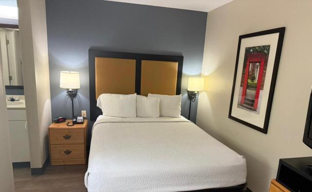 Mainstay Suites- Washington Dulles Airport