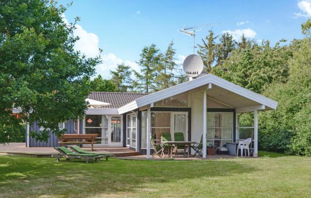 Nice Home In Gilleleje With Sauna