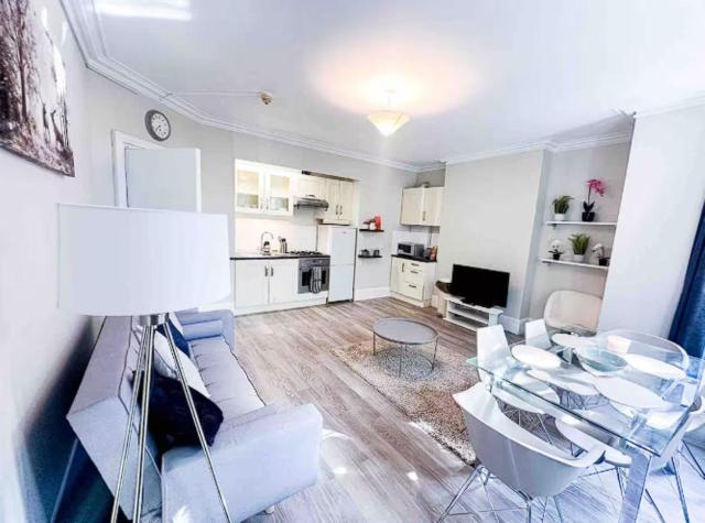 Stylish Apartment in Reading - Ideal for NHS Staff & Contractors