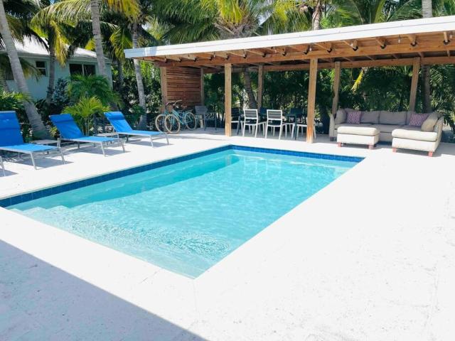 3 Bedrooms Home In Leeward Next To Grace Bay