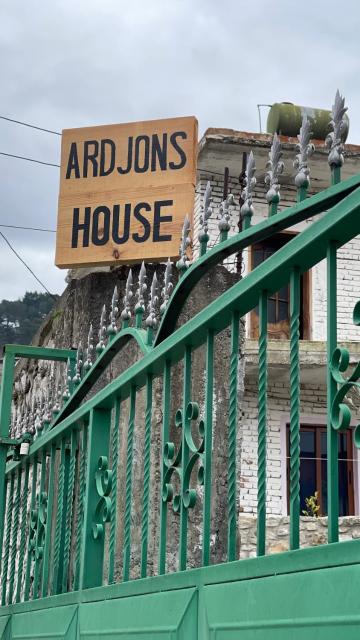 Ardjon House