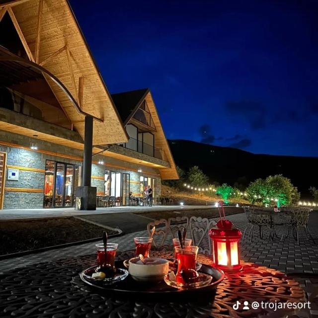 Troja Resort - Hotel & Restaurant