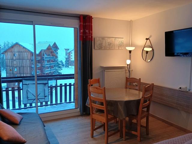 Joli studio 4-6 pers - balcon avec vue sur montagne